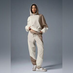 Alo Yoga Make Waves Hoodie